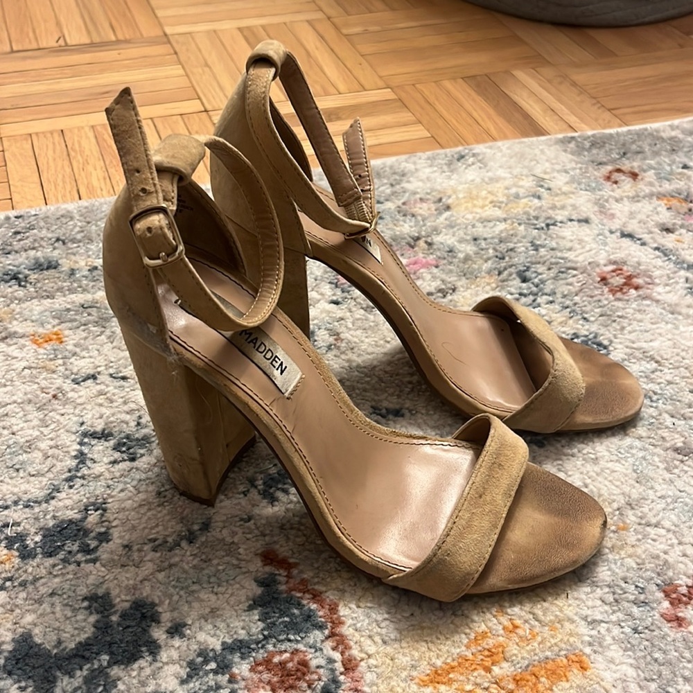 Steve Madden Tan Carrson Heel size 8